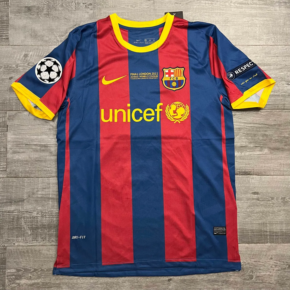 Image of Barcelona 10-11 Home Kit Retro
